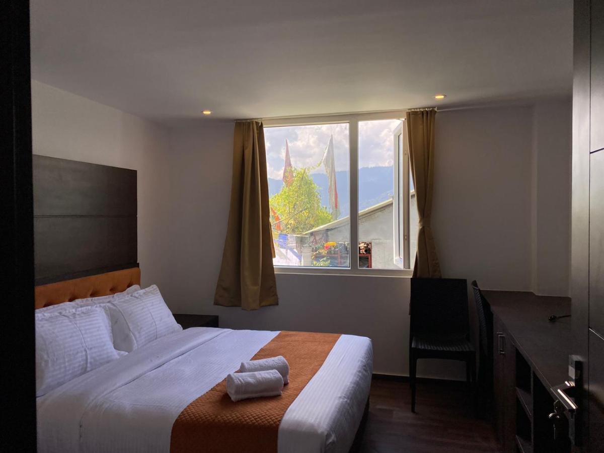9 Atop Hotel Ґанґток Екстер'єр фото